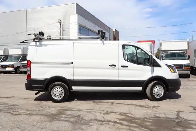 Ford Transit Cargo Van T-150 CARGO 130WB / 4X4 AWD / 1 SEUL PROP - Photo 23