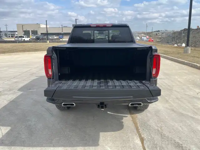 2025 GMC Sierra 1500 - Photo 10