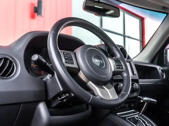 2016 Jeep Patriot High Altitude - One Owner | Remote Start | 4x4 - Photo 9