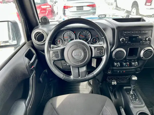 2014 Jeep WRANGLER UNLIMITED Sport - Photo 14