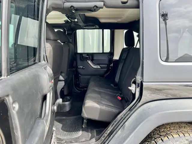 2014 Jeep WRANGLER UNLIMITED Sport - Photo 15