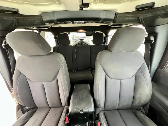 2014 Jeep WRANGLER UNLIMITED Sport - Photo 17