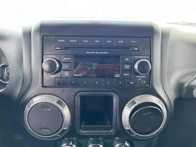 2014 Jeep WRANGLER UNLIMITED Sport - Photo 23
