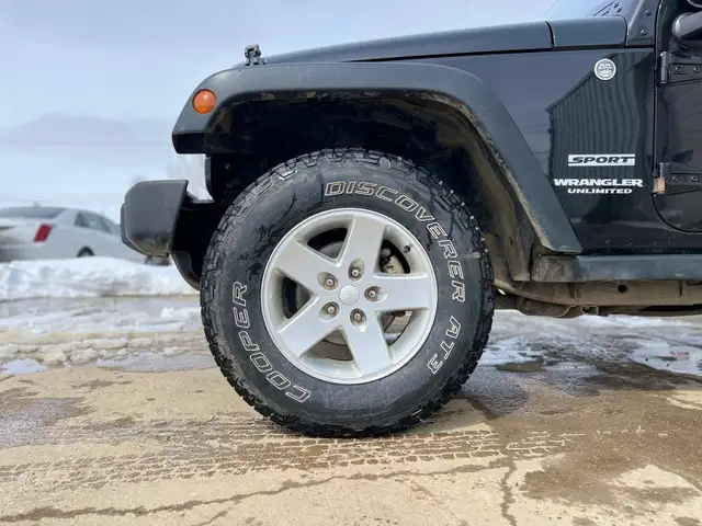 2014 Jeep WRANGLER UNLIMITED Sport - Photo 25