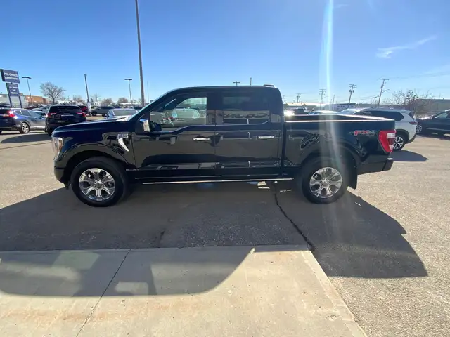 2023 Ford F150 PLATINUM Crew 4x4 FX4 | Heated and Cooled Bucket - Photo 5