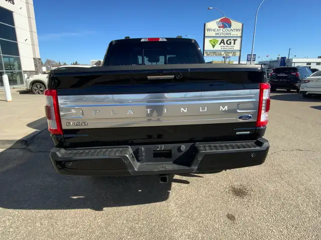 2023 Ford F150 PLATINUM Crew 4x4 FX4 | Heated and Cooled Bucket - Photo 7