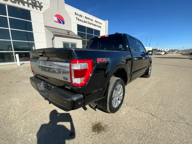 2023 Ford F150 PLATINUM Crew 4x4 FX4 | Heated and Cooled Bucket - Photo 11
