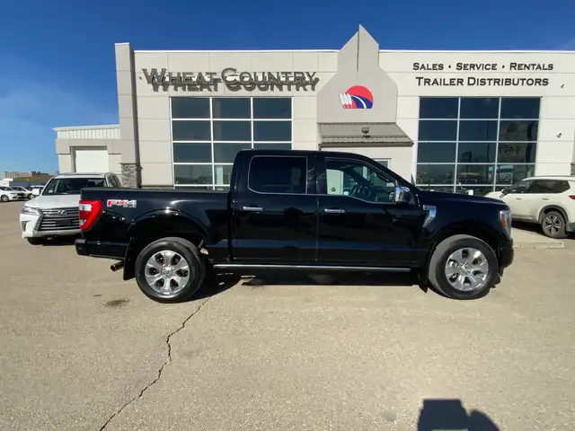 2023 Ford F150 PLATINUM Crew 4x4 FX4 | Heated and Cooled Bucket - Photo 12