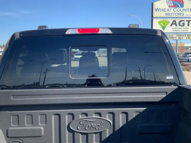 2023 Ford F150 PLATINUM Crew 4x4 FX4 | Heated and Cooled Bucket - Photo 31