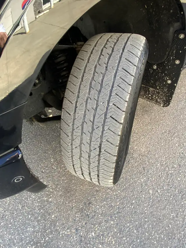 2023 Ford F150 PLATINUM Crew 4x4 FX4 | Heated and Cooled Bucket - Photo 33