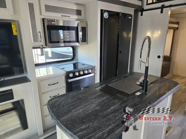 2024 Keystone RV Sprinter Limited 3590LFT - Photo 15