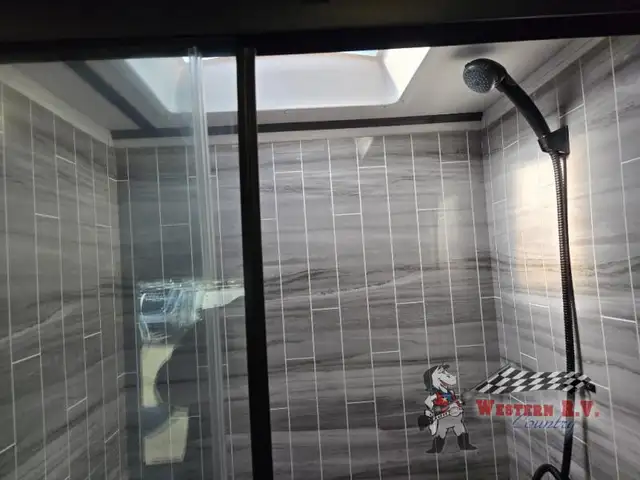 2024 Keystone RV Sprinter Limited 3590LFT - Photo 22