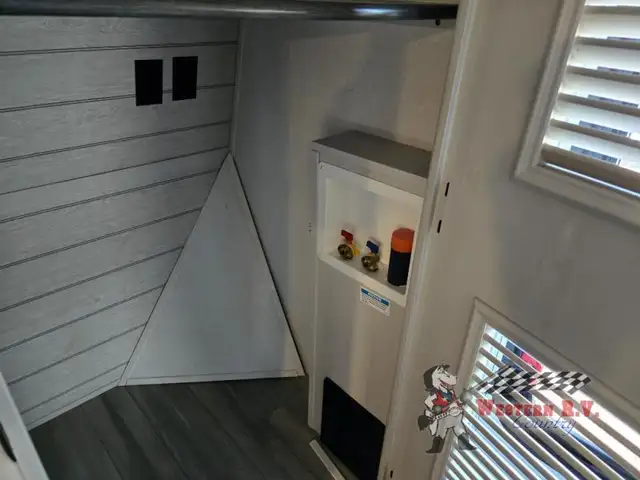 2024 Keystone RV Sprinter Limited 3590LFT - Photo 24