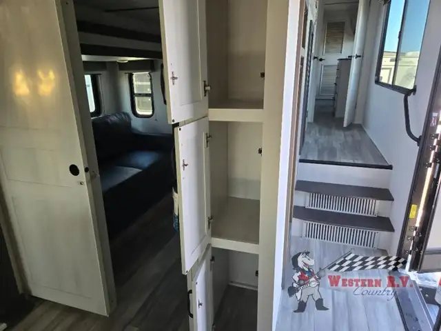 2024 Keystone RV Sprinter Limited 3590LFT - Photo 38