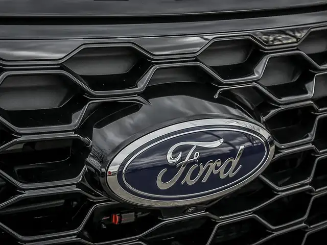 2026 Ford Explorer ST - Photo 9