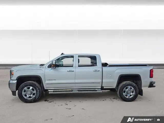 2018 GMC Sierra 2500HD SLT - Photo 2
