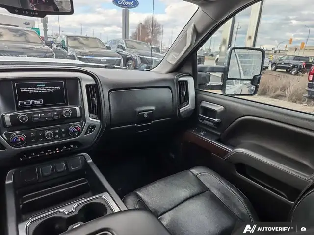 2018 GMC Sierra 2500HD SLT - Photo 11