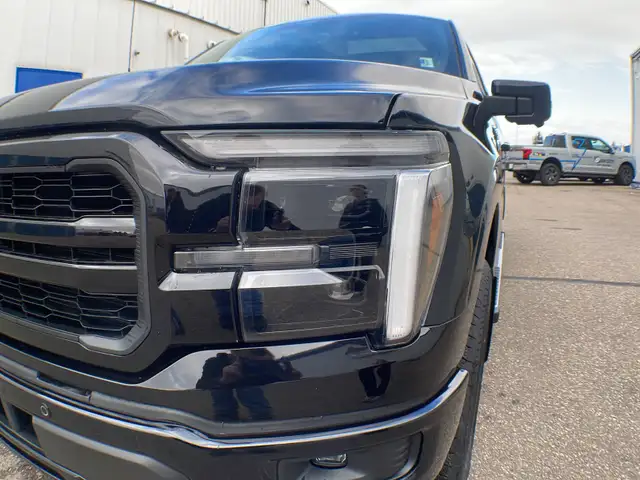 2026 Ford F-150 Lariat 501A - Photo 12