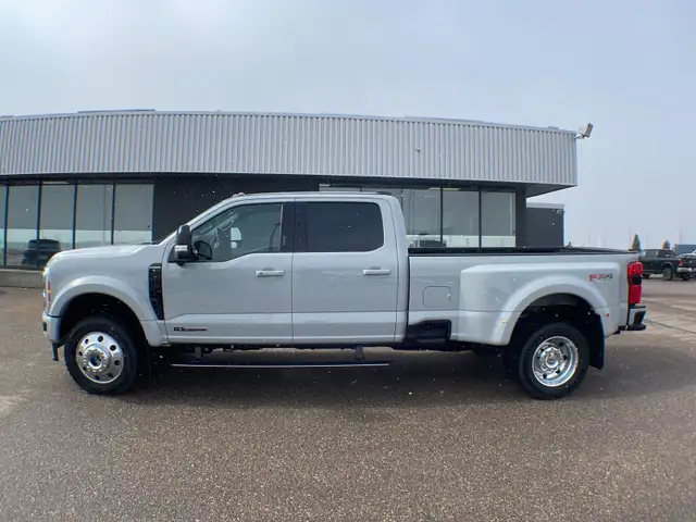 2026 Ford Super Duty F-450 Dually Platinum FX4 773A - Photo 2