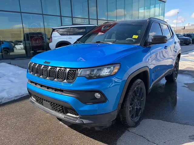 2024 Jeep Compass Altitude 4x4 • One Owner • Remote Start - Photo 2