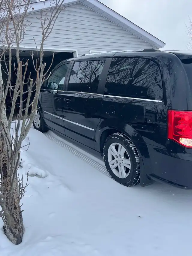 2017 Dodge Grand Caravan Crew - Photo 4