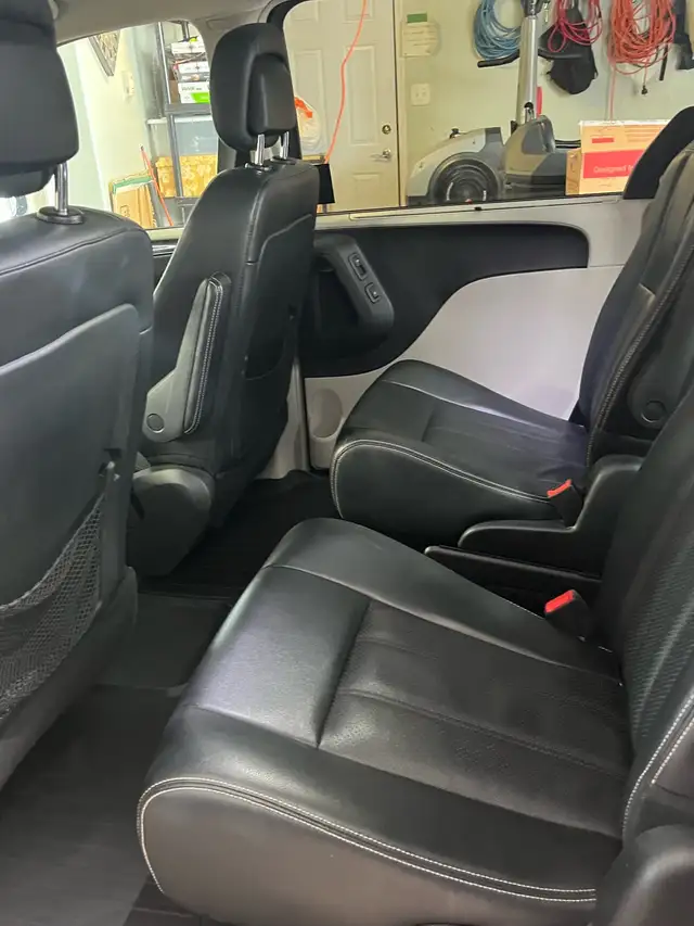 2017 Dodge Grand Caravan Crew - Photo 6