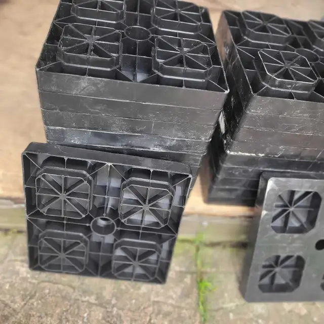 Leveling blocks - Photo 2