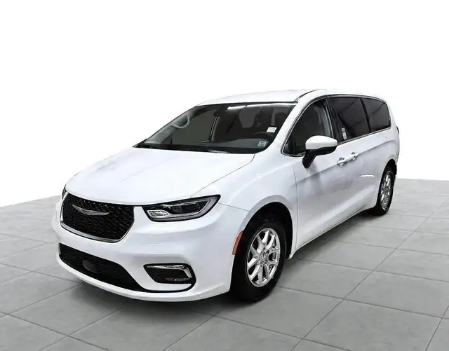2023 Chrysler Pacifica Touring-L Touring-L | Leather | SAVE $... - Photo 7