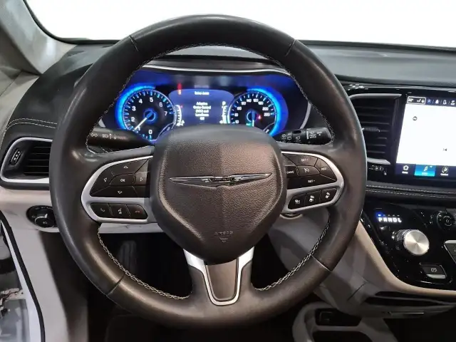 2023 Chrysler Pacifica Touring-L Touring-L | Leather | SAVE $... - Photo 15