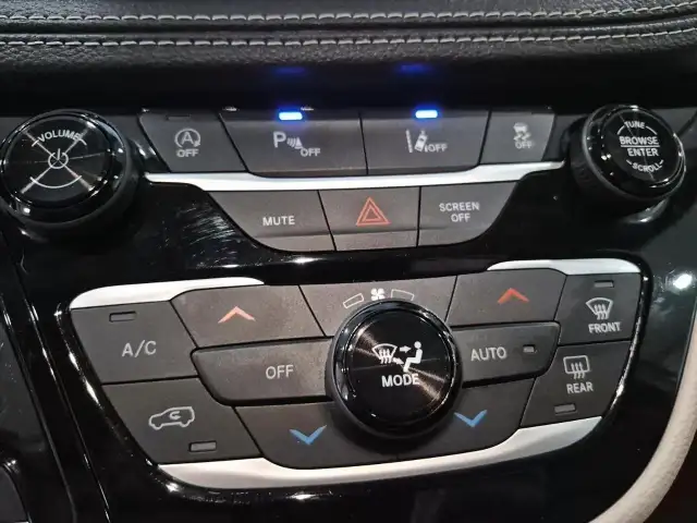 2023 Chrysler Pacifica Touring-L Touring-L | Leather | SAVE $... - Photo 23