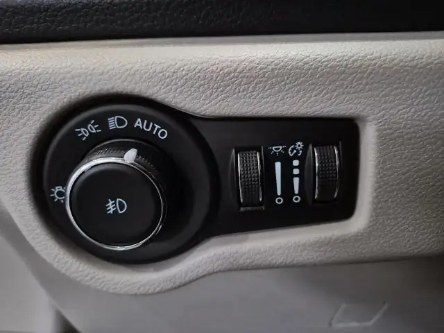 2023 Chrysler Pacifica Touring-L Touring-L | Leather | SAVE $... - Photo 26