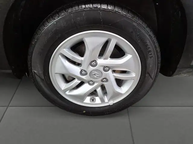 2025 Hyundai Venue Preferred Preferred | Heated Seats | Lane... - Photo 10