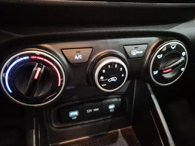 2025 Hyundai Venue Preferred Preferred | Heated Seats | Lane... - Photo 16