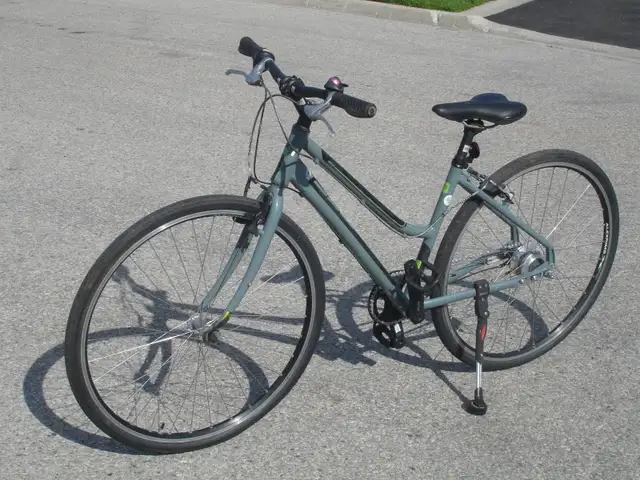 LADIES ALL ALUMINUM LIGHT HYBRID 700C MEC 7 SPD ROAD RACER! - Photo 2