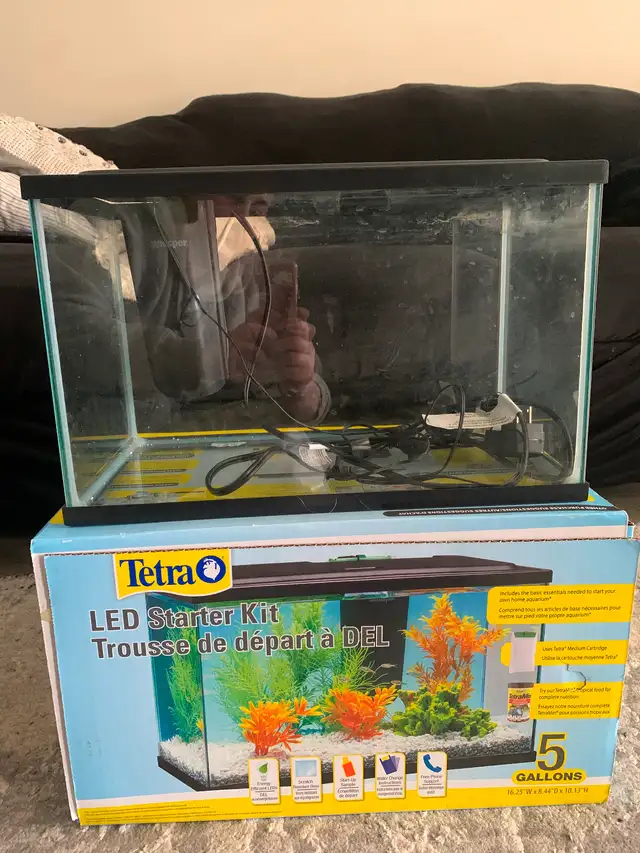 2 five gallon tanks  for sale: one is new in box - Photo 2