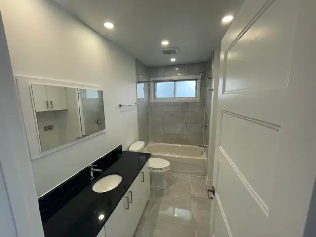 Apartement 4 1/2 à louer- rénové 1ere étage - Photo 4