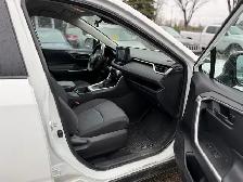 2020 Toyota RAV4 LE - Photo 7