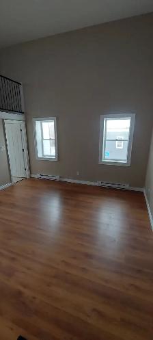 Gravenhurst Stylish 1 bedroom Loft Apartment - Photo 2