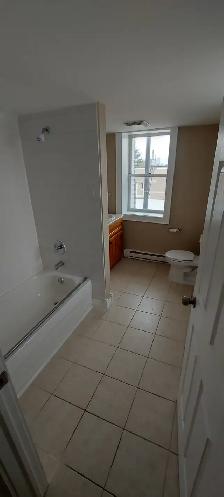 Gravenhurst Stylish 1 bedroom Loft Apartment - Photo 4