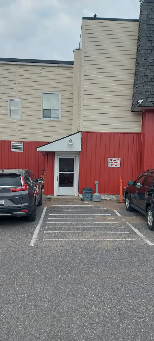 Gravenhurst Stylish 1 bedroom Loft Apartment - Photo 6