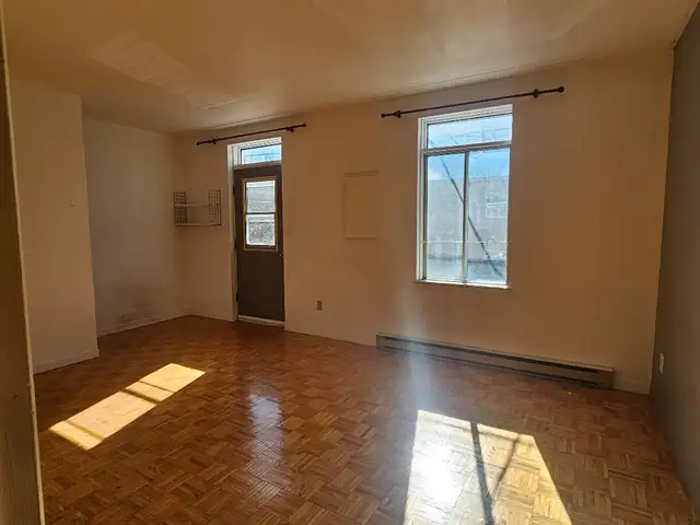 Plateau, 5 ½ près du parc Lafontaine, 2 ch. fermées, $1650 - Photo 2