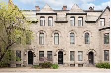 3 Bedroom, 2 Bath - Townhouse Downtown