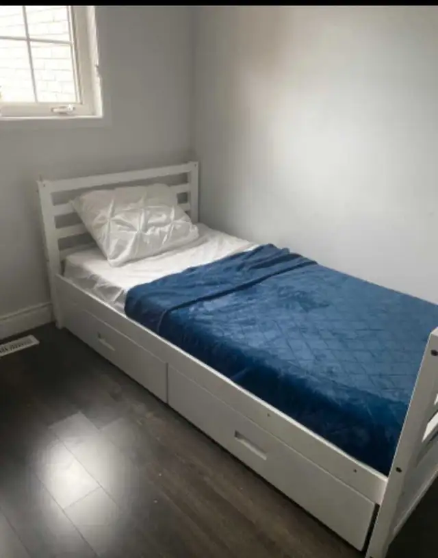 One Furnished Room to Rent in Brampton - Photo 4