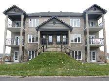 GRAND 5 1/2 À LOUER POUR 1ER JUILLET