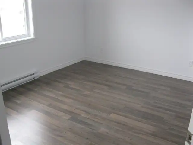 GRAND 5 1/2 À LOUER POUR 1ER JUILLET - Photo 8