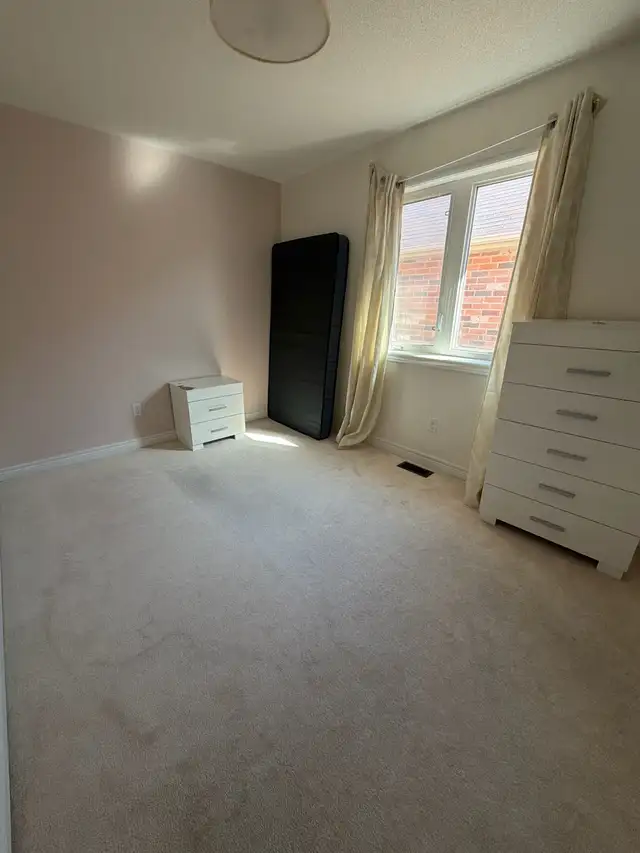 private room for girl in brampton