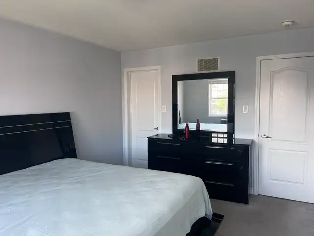 master bedroom suite upper floor- Bovaird & Mississauga rd - Photo 5