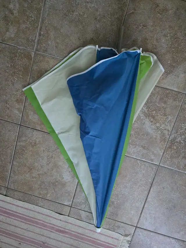 little tikes picnic table with umbrella - Photo 3