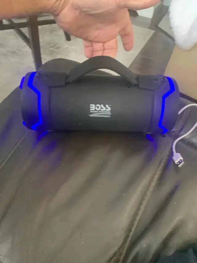 BOSS BLUETOOTH WEATHER PROOF AUDIO SYSTEM - Photo 3