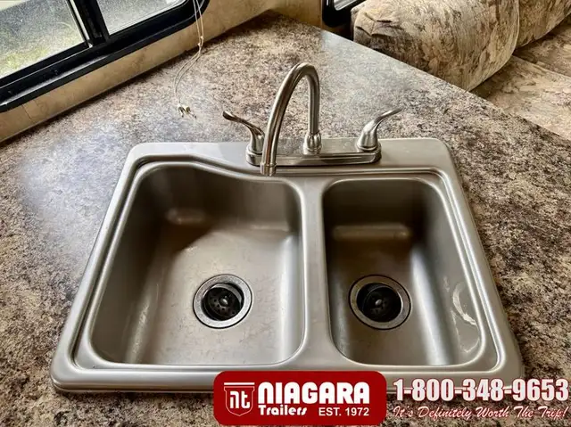 2008 KEYSTONE COUGAR 311RLS Fifth Wheel - Photo 13